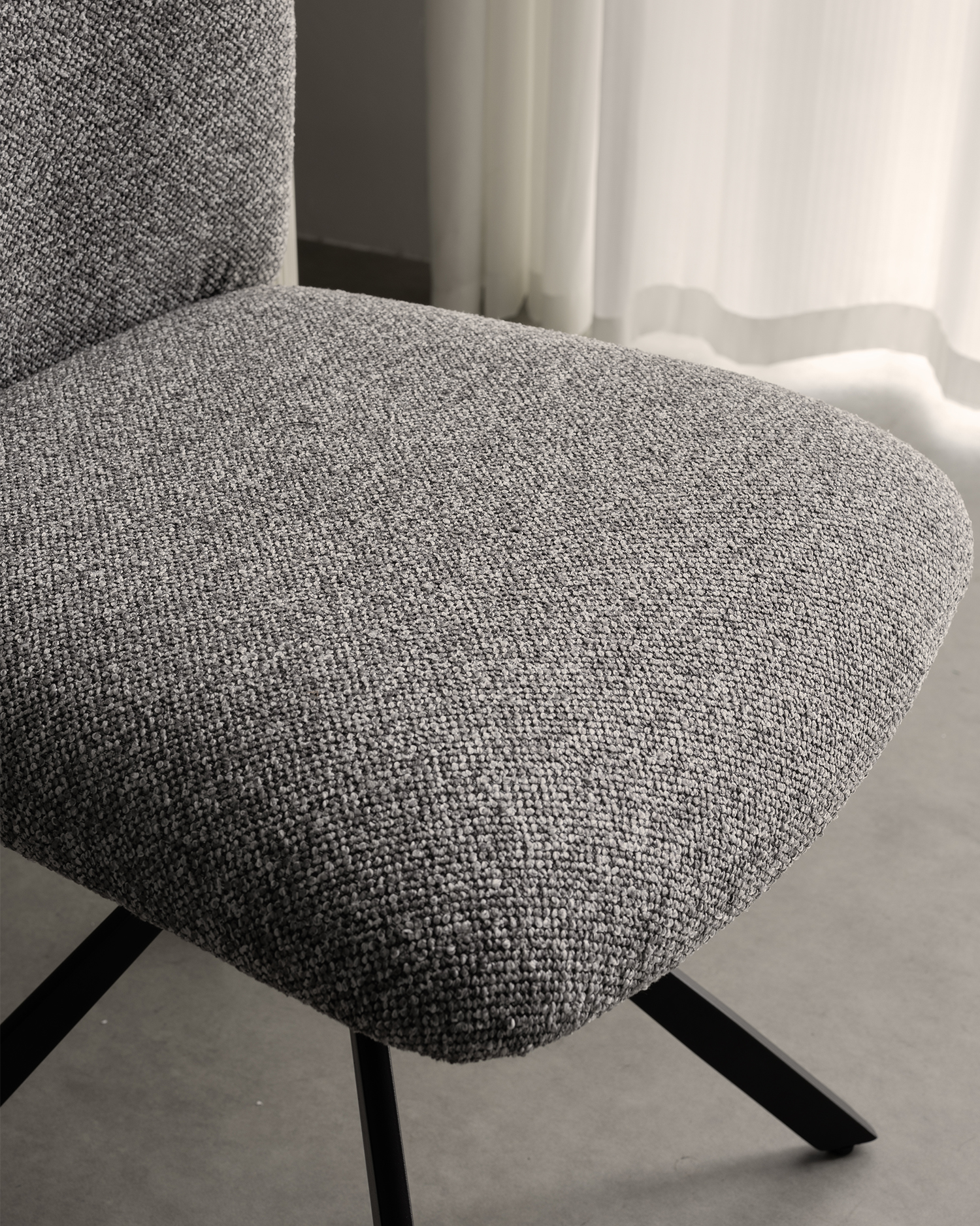 Minimalistische swivel eetstoelen Minimalistische swivel eetstoelen