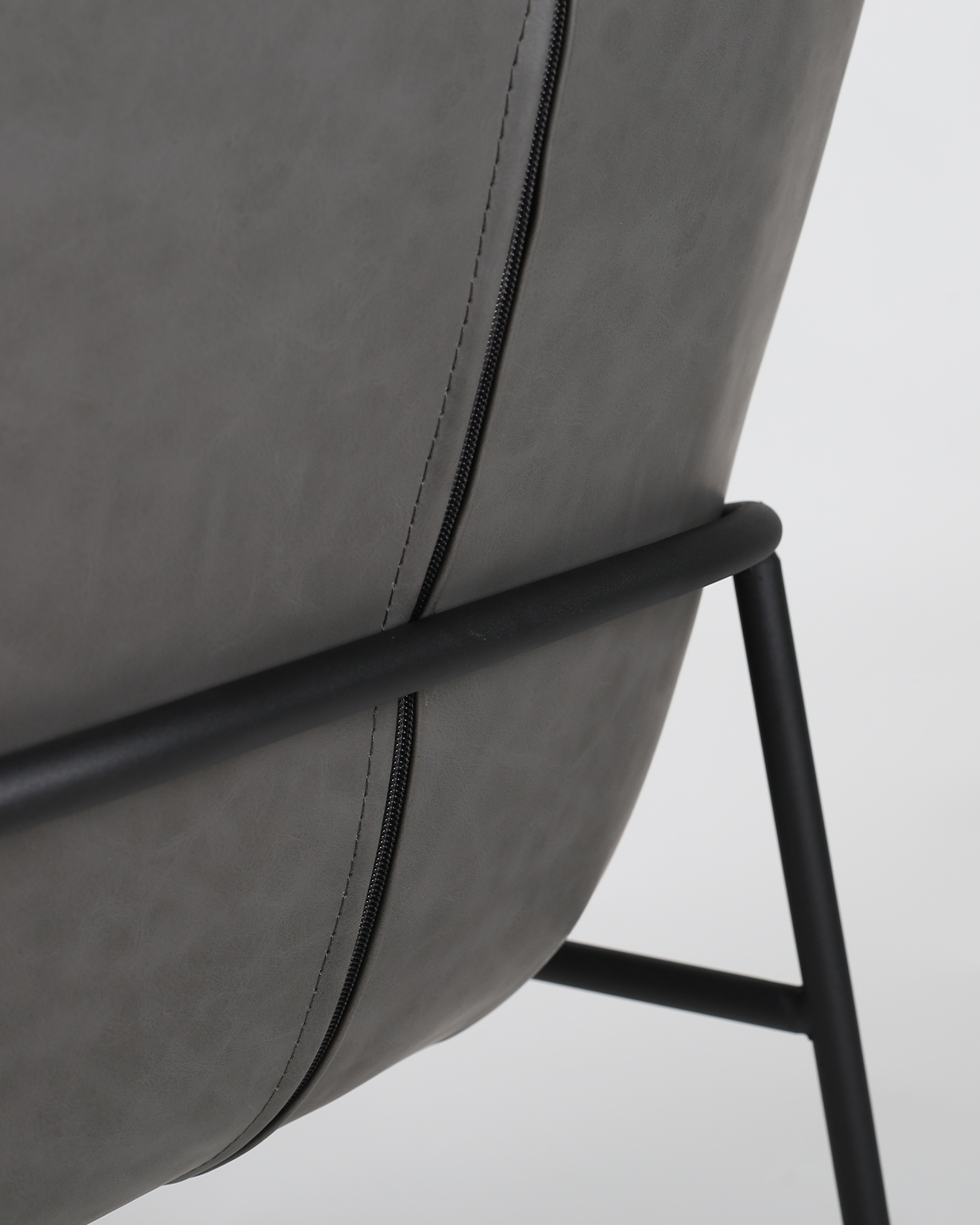 Lederen eetkamerstoel met arm Lederen eetkamerstoel met arm