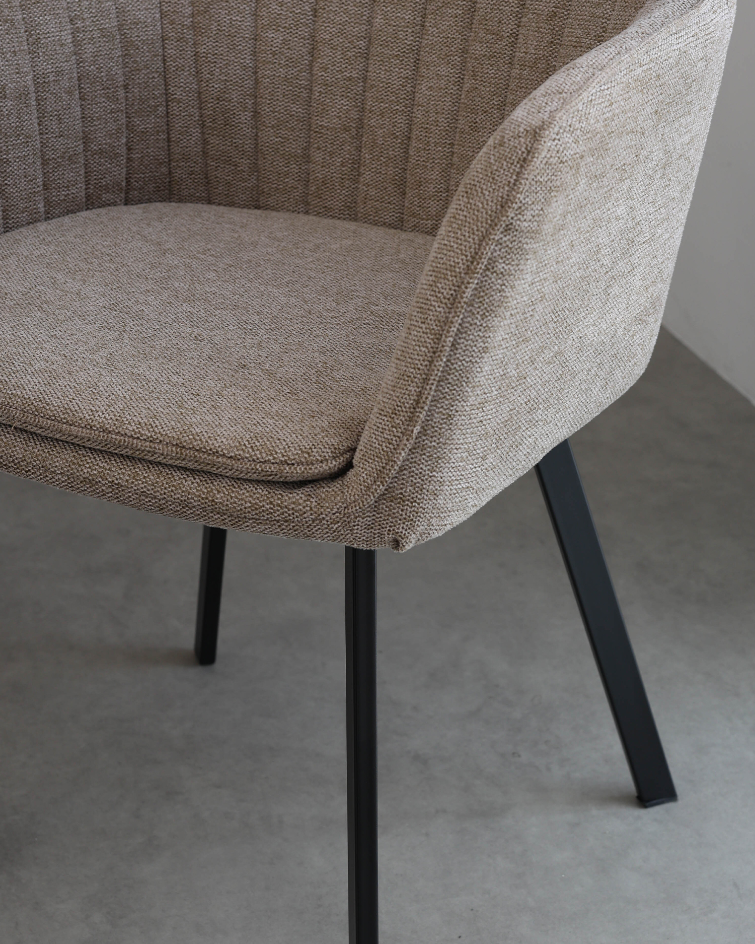 Elegante stoffen eetstoelen Elegante stoffen eetstoelen