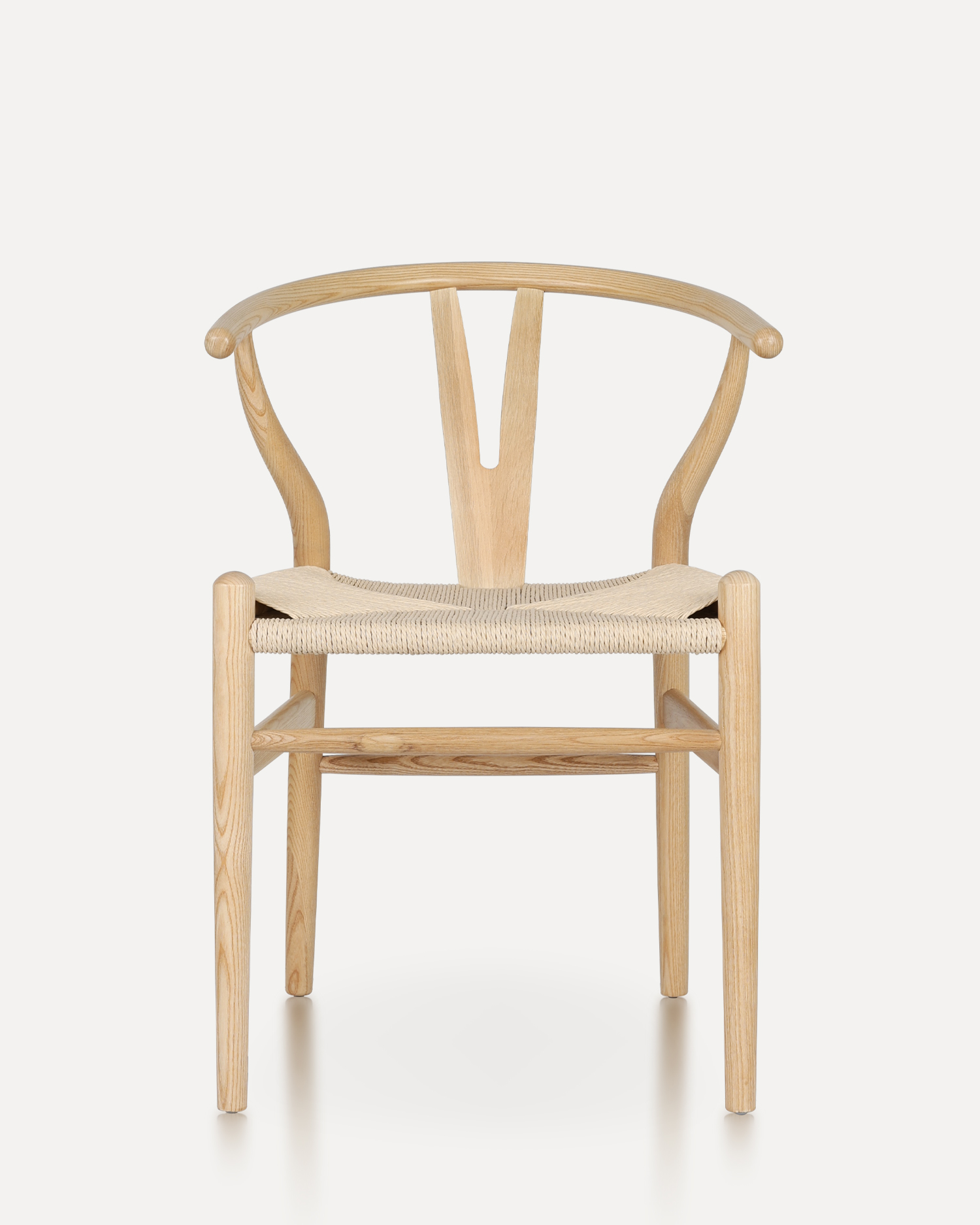 Tijdloze elegantie houten stoel Tijdloze elegantie houten stoel