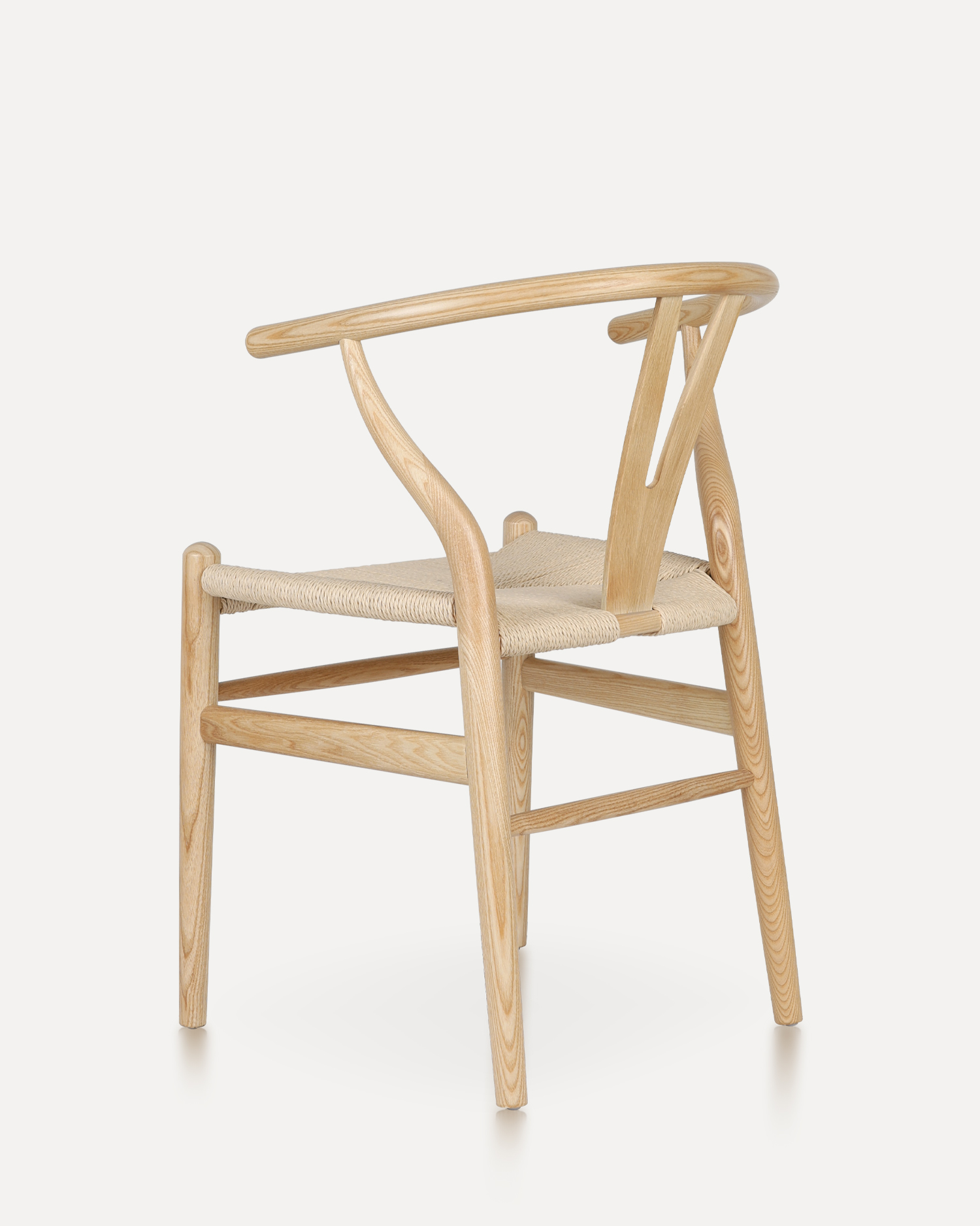 Tijdloze elegantie houten stoel Tijdloze elegantie houten stoel