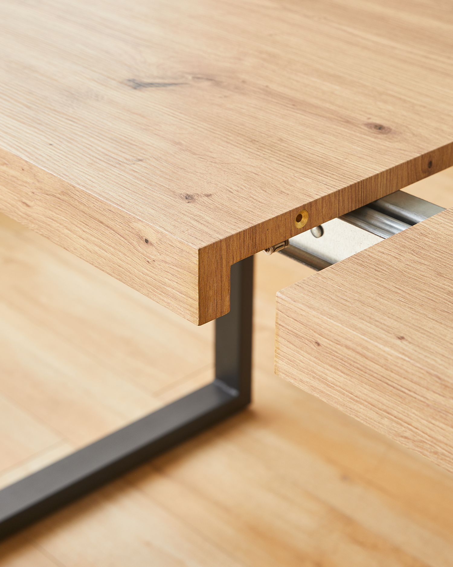 Uitbreidbare rechthoekige eettafel Uitbreidbare rechthoekige eettafel