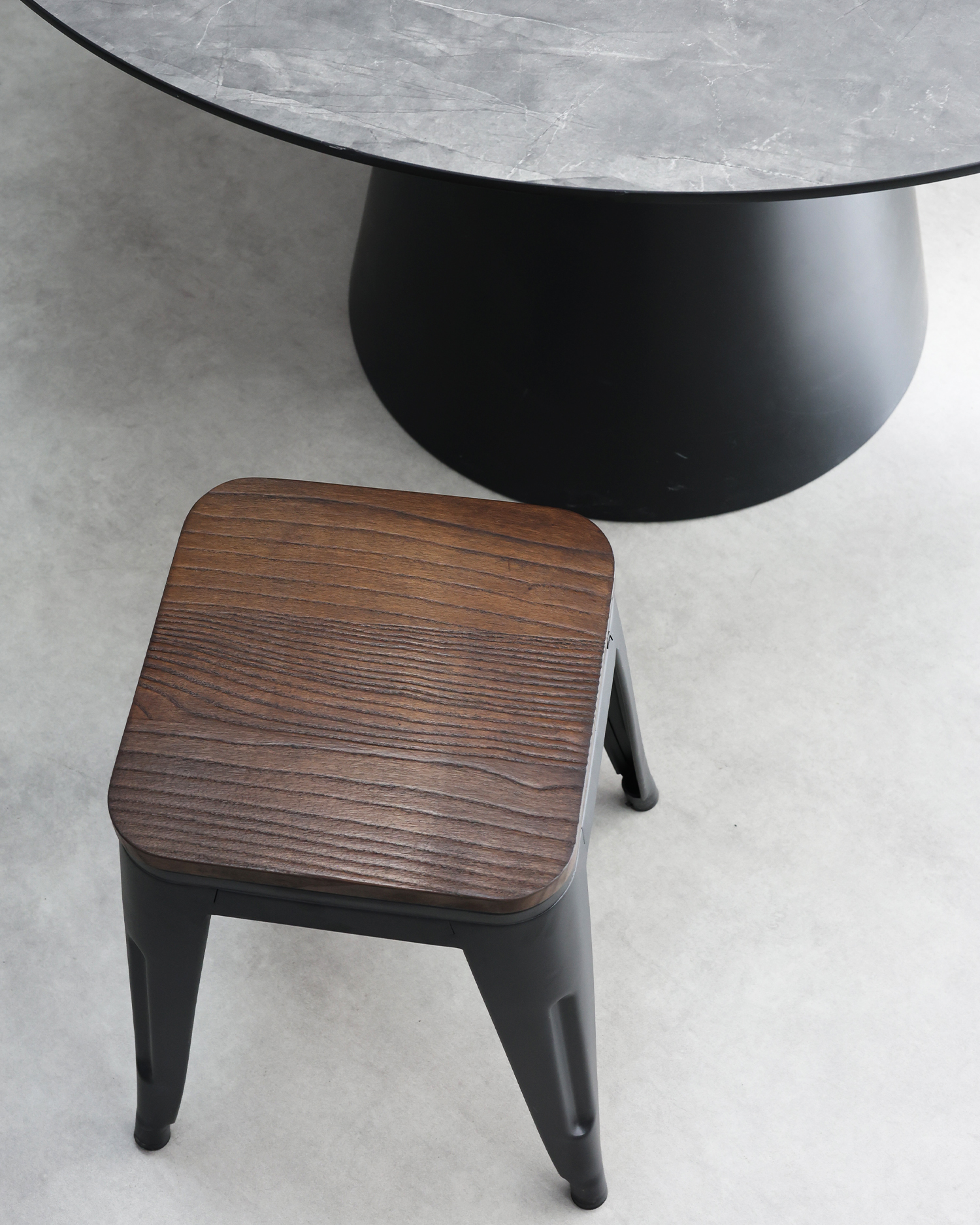 Industriële stoelen van de wood-top ontwerpstoelen Industriële stoelen van de wood-top ontwerpstoelen