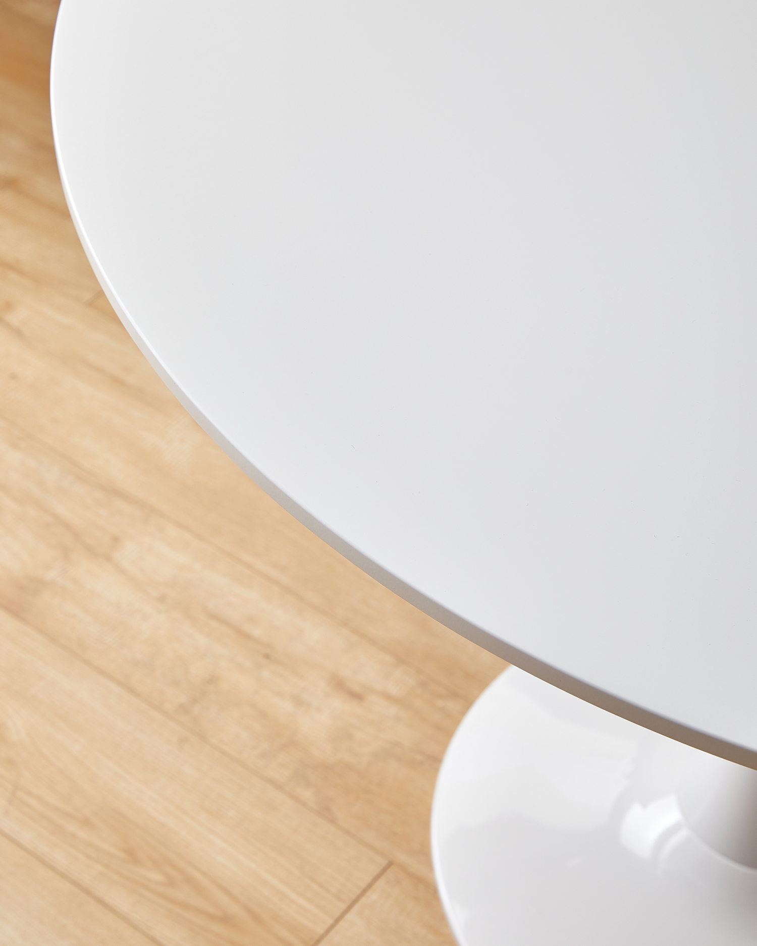 Witte ronde tafel Witte ronde tafel