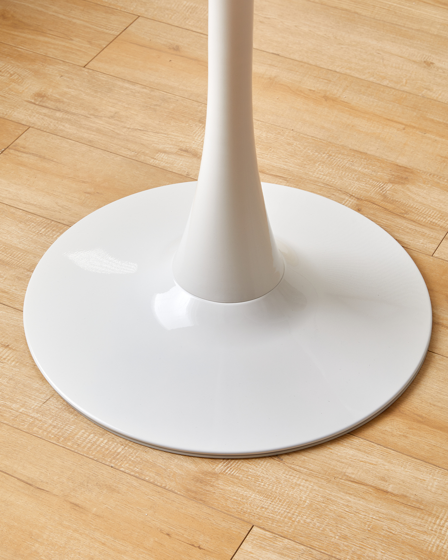 Witte ronde tafel Witte ronde tafel