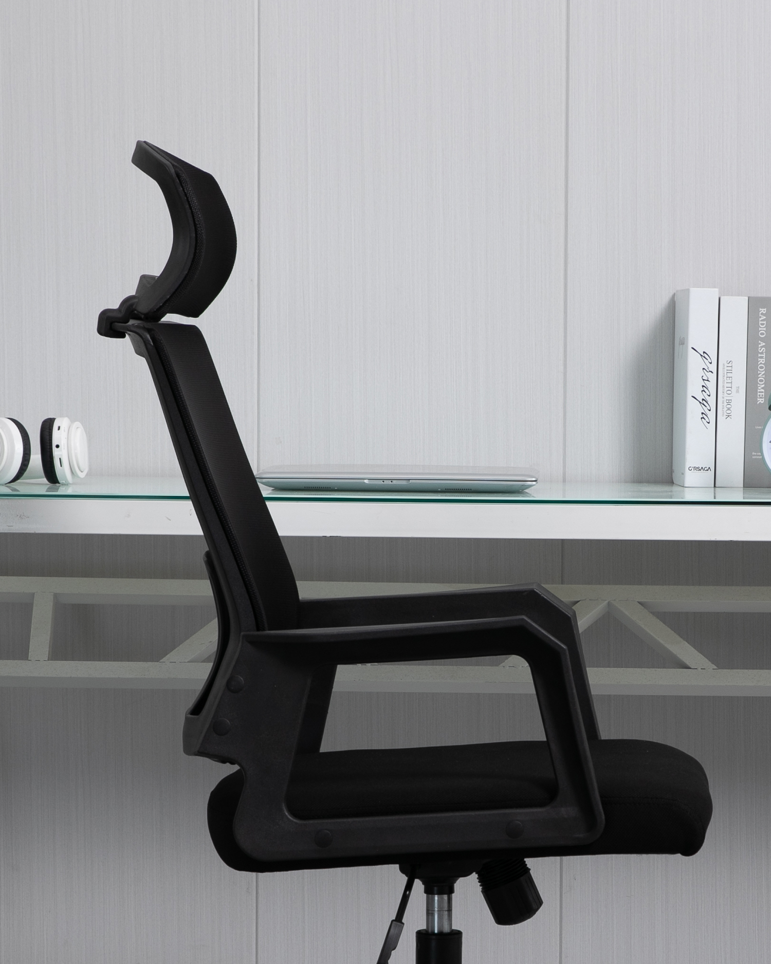 Wit frame high back bureau stoel Wit frame high back bureau stoel